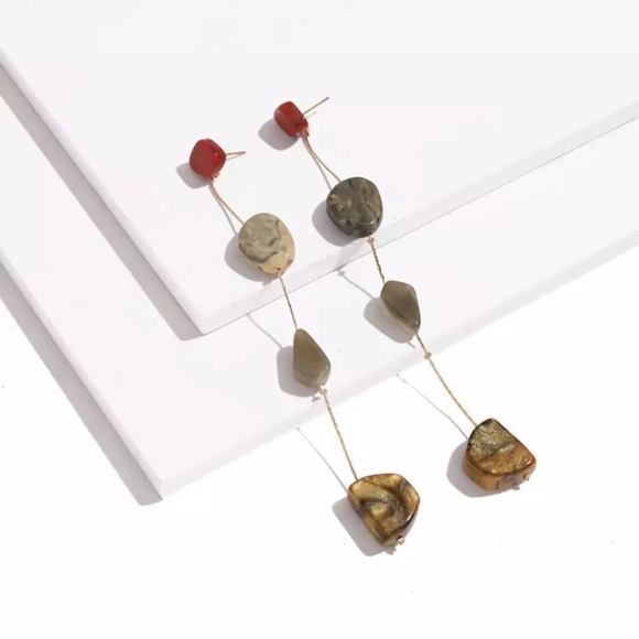 2/$35🖤 Gold Plated Station Chain Earth Toned Long Drop Dangle Gemstone E… - Picture 1 of 12